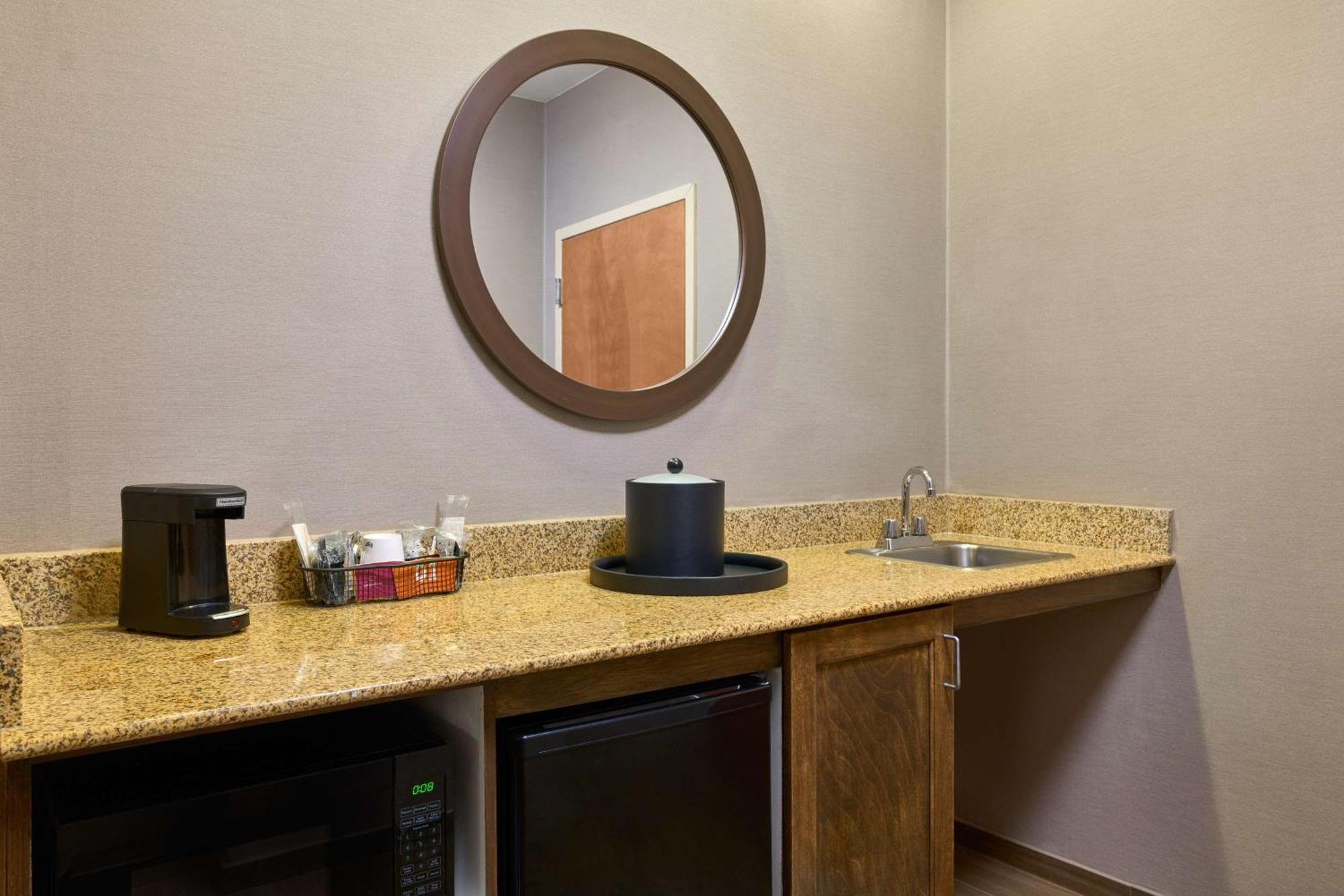 Hampton Inn & Suites Providence / Smithfield Eksteriør billede
